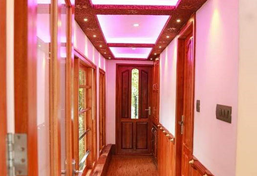 4 BED DELUX HOUSEBOAT